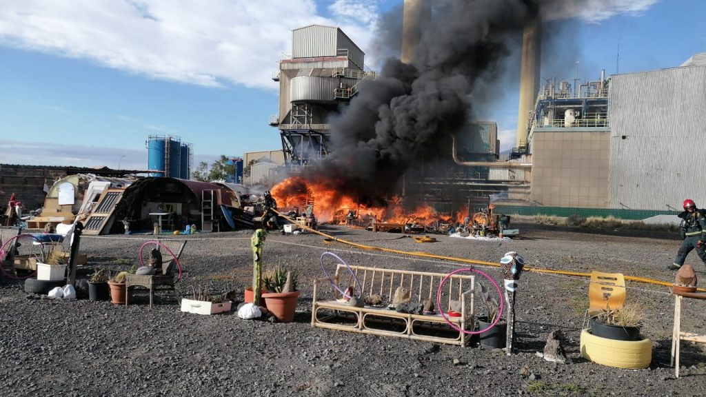 Incendio solar cercano Central Caletillas