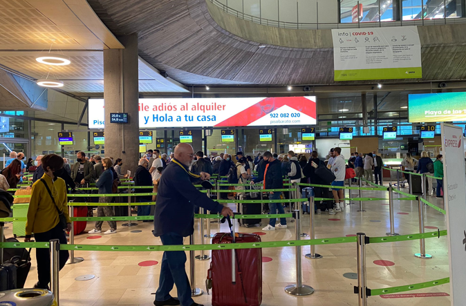 Primer día sin mascarillas en interiores salvo en el transporte y los centros sanitarios 