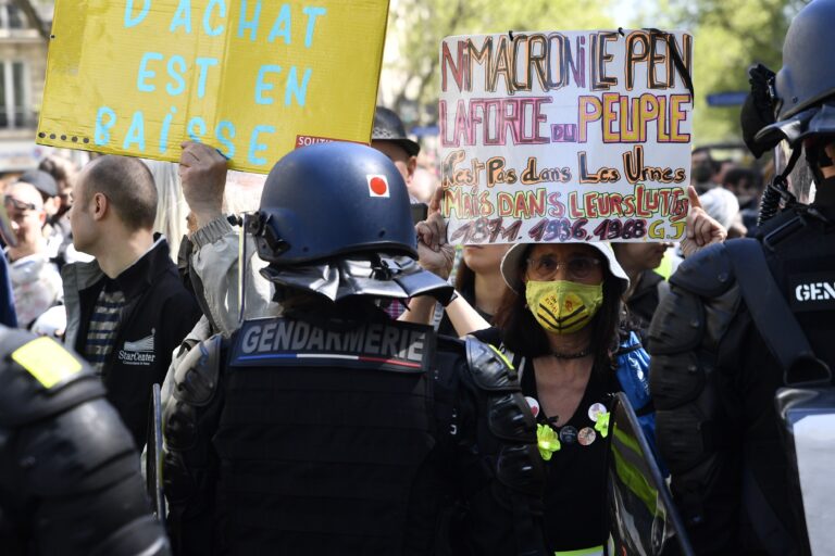 Miles de manifestantes salen a las calles francesas contra Le Pen y la ultraderecha