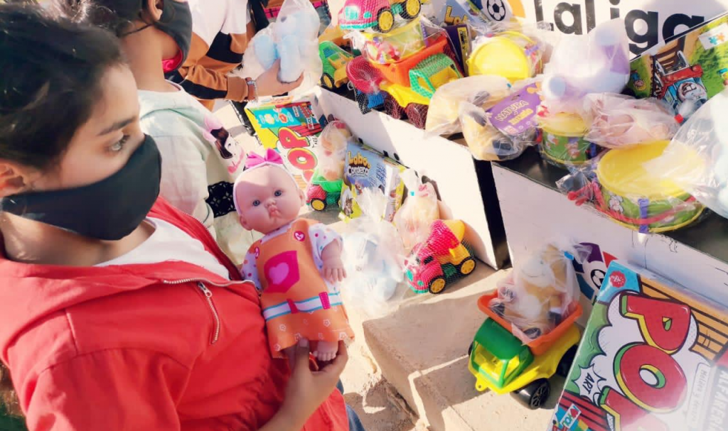 Ya no se verán anuncios de muñecas solo con niñas