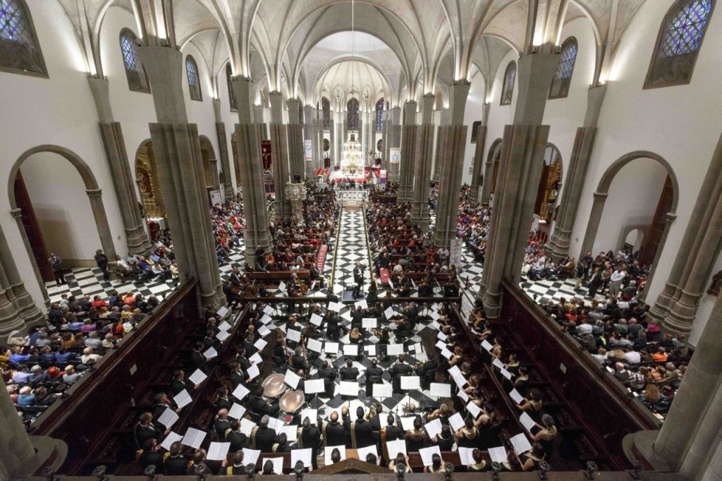 La Sinfónica de Tenerife interpreta un programa de música sacra
