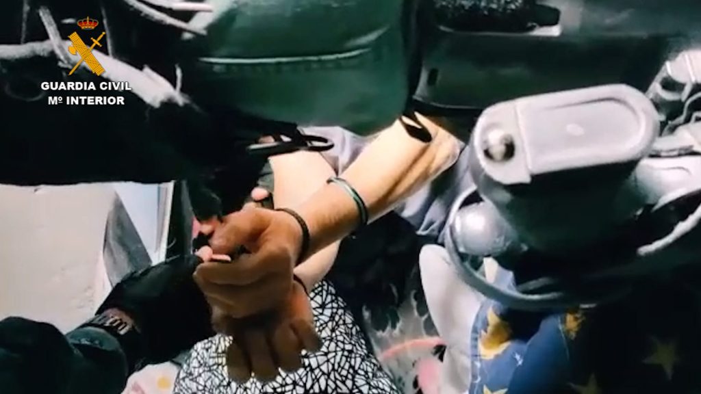 Detenido por robar más de 50 catalizadores de vehículos y venderlos en una empresa de reciclaje