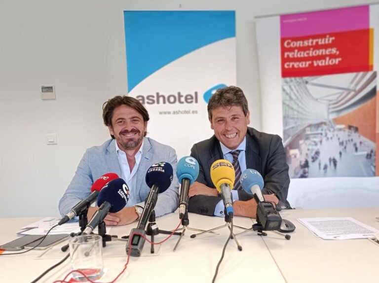 Ashotel pronostica un buen verano para el sector turístico de Canarias