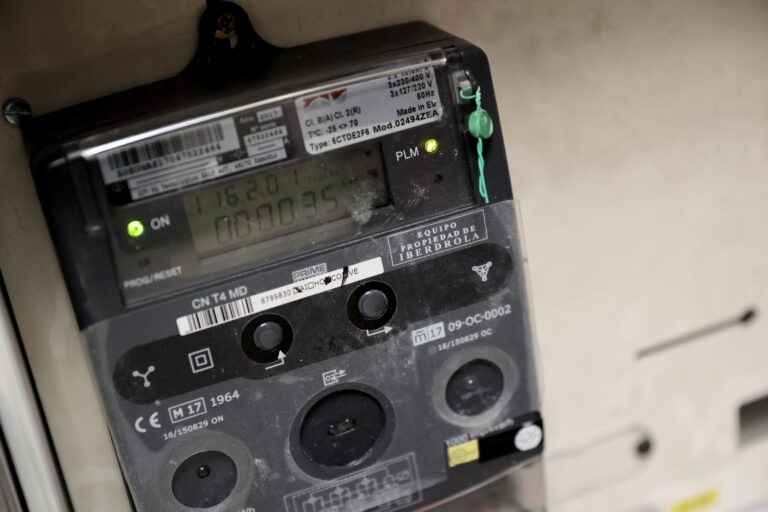 La luz vuelve a subir un 5% este martes