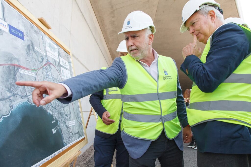 Canarias pondrá en servicio a final de año el primer tramo de la nueva autovía de Fuerteventura