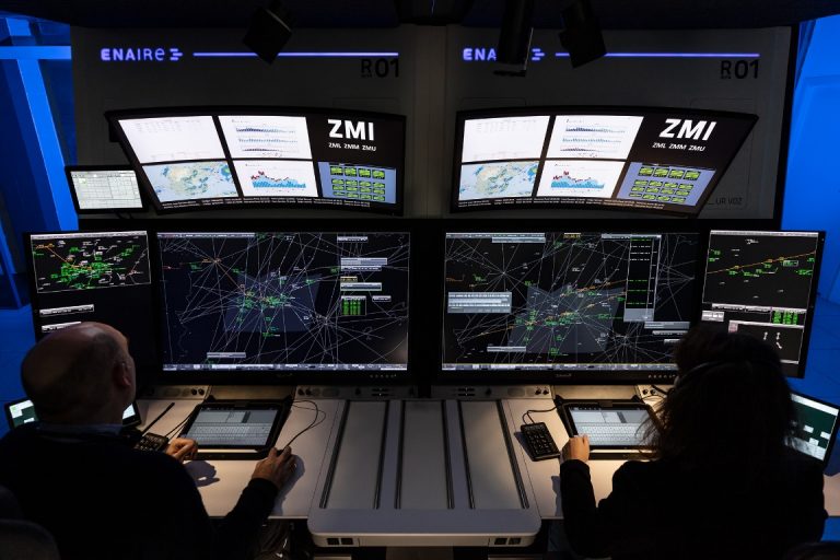 El Gobierno autoriza el despliegue de 132 nuevas posiciones de control aéreo por valor de 43 millones de euros