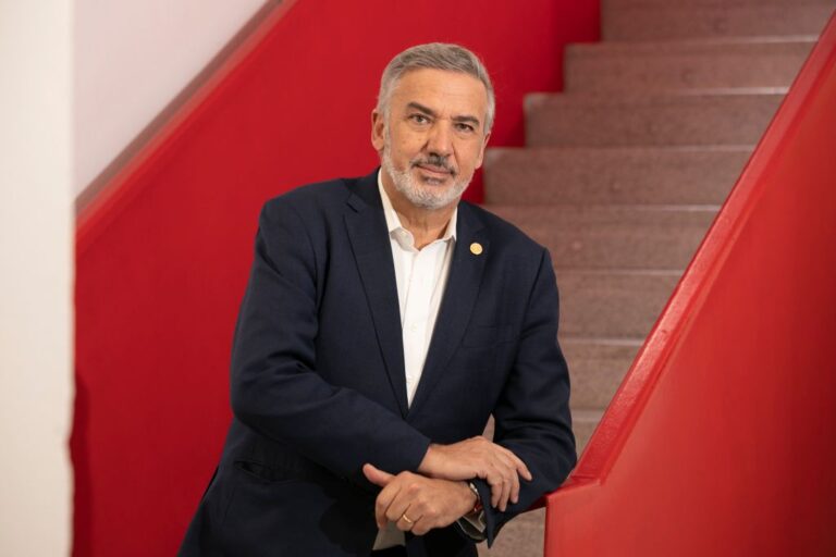‘Confesiones’ recibe este miércoles al catedrático Lluís Serra