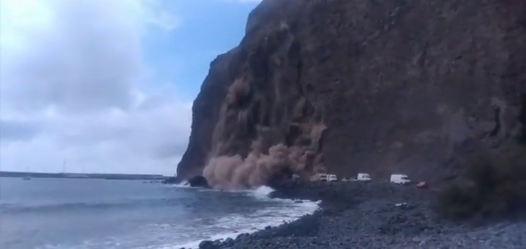 Los vecinos de Argaga llevan desde 2020 incomunicados tras el desprendimiento de una ladera. Han recurrido a la vía judicial para reclamar al Cabildo una solución