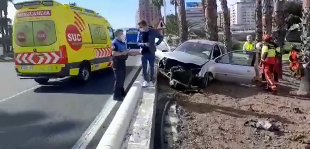 El accidente ha tenido lugra en la Avenida Marítima en sentido sur. En el siniestro de "alto impacto", no hubo más coches implicados 
