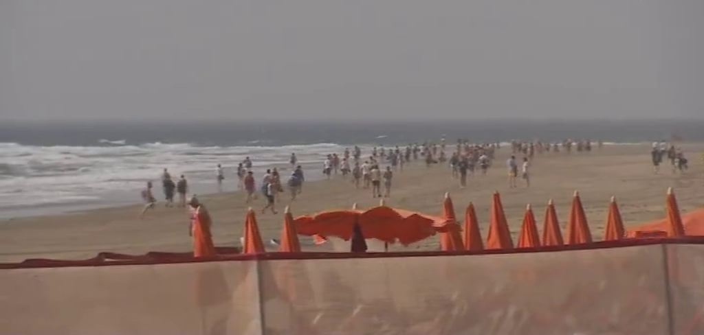 Los termómetros de las Islas registraron temperaturas de más de 30 grados el domingo. El calor y la calima se mantienen y comenzarán a desaparecer a partir del martes