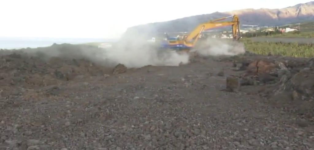 El consejero ha declarado en el Parlamento que la carretera mejorará la conectividad en pocos meses. Busca la menor afección posible para los expropiados