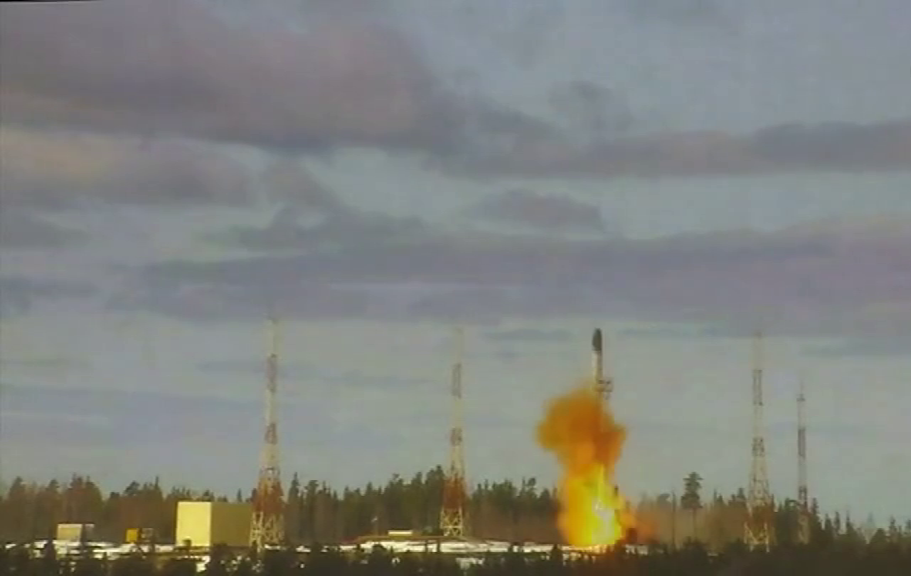 Rusia prueba con éxito un nuevo misil balístico intercontinental