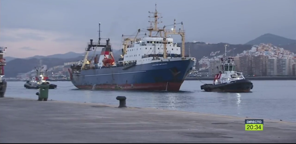 Atraca en el puerto de La Luz y de Las Palmas el pesquero ruso bloqueado en aguas internacionales