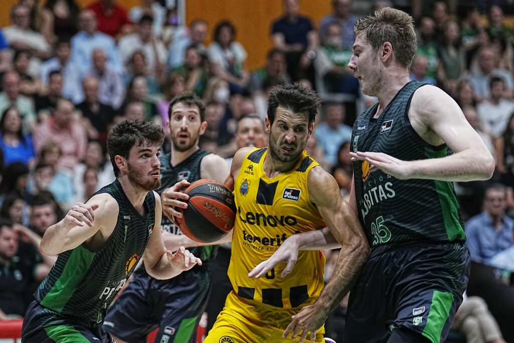 El Joventut apea al Lenovo de la carrera hacia el título (81-58)