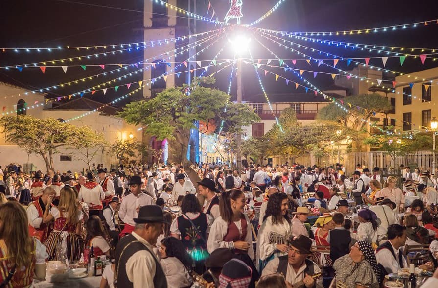 Regresa el tradicional Baile de Magos en Santa Cruz de Tenerife