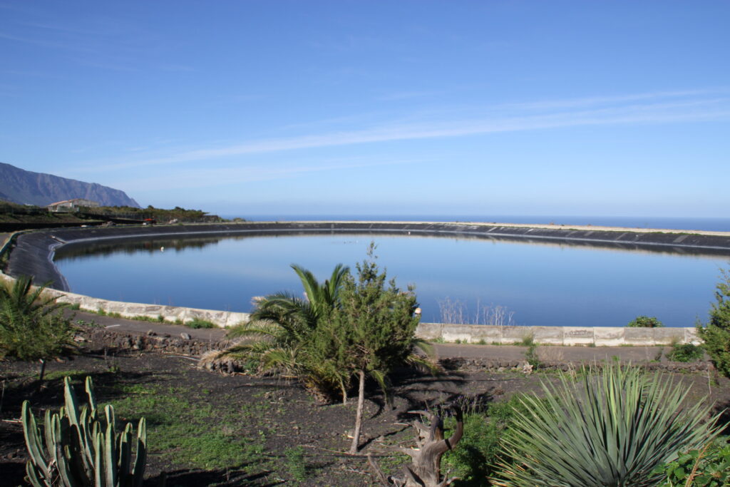 Escasez de agua de regadío en el Valle de El Golfo, en El Hierro