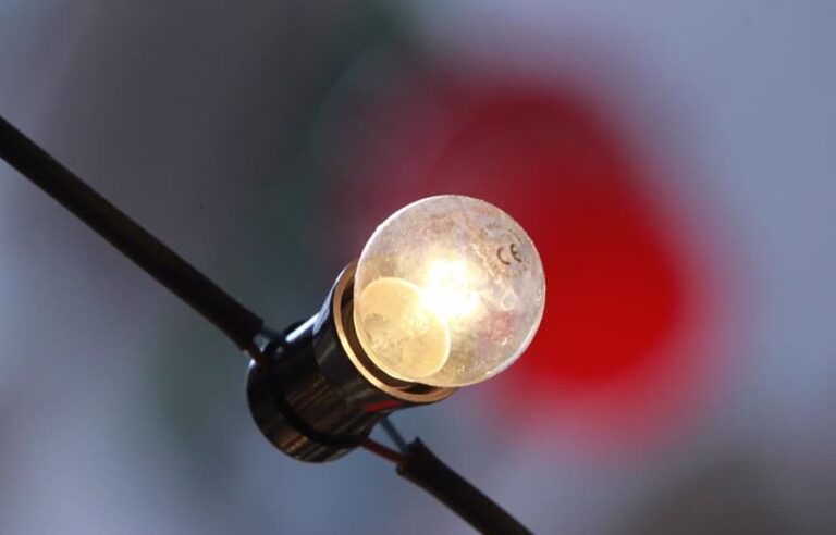 El precio de la luz se mantiene estable este martes en 191,47 euros/MWh