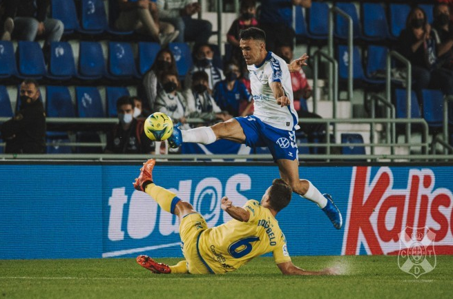 Más del 90 % de los abonados del Tenerife retiran su entrada para la ida