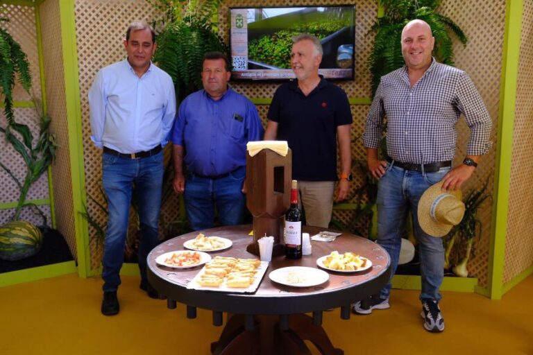 Torres asegura que el Gobierno de Canarias está comprometido con el sector primario