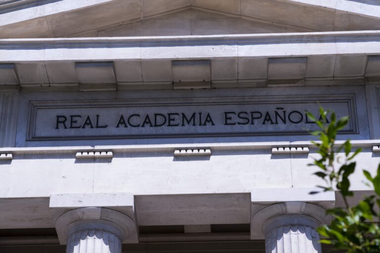 Una campaña pide a la RAE que elimine una de las acepciones existentes para «autista»