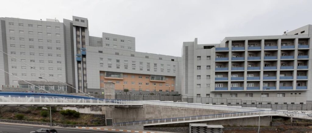 El 61% de españoles con seguro privado prefiere la sanidad pública ante un problema grave. Hospital Nuestra Señora de Candelaria, en Tenerife, en una imagen de archivo. Consejería de Sanidad.