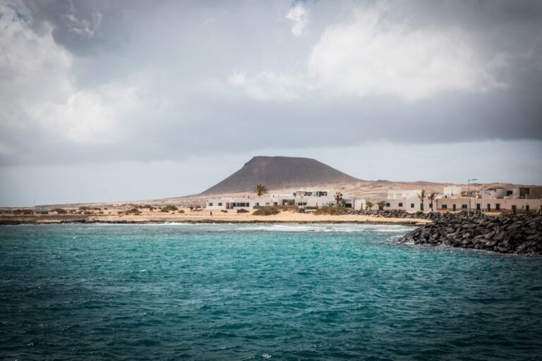 Lanzarote pide ayuda al Gobierno de Canarias para la depuración de aguas de La Graciosa