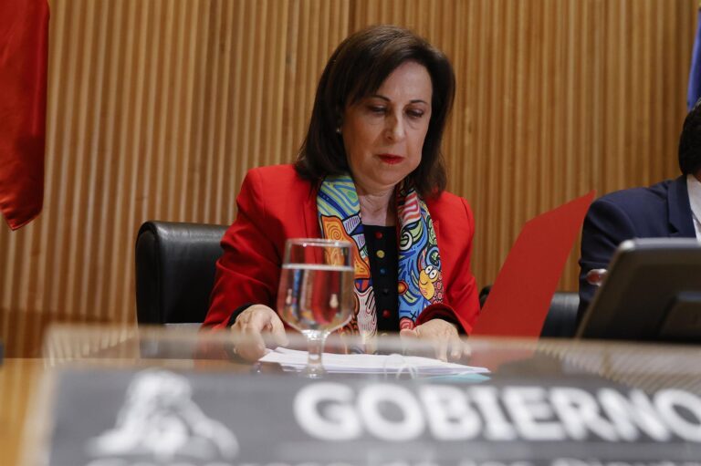 Robles: «La seguridad de los móviles del Gobierno está clara, en las normas»
