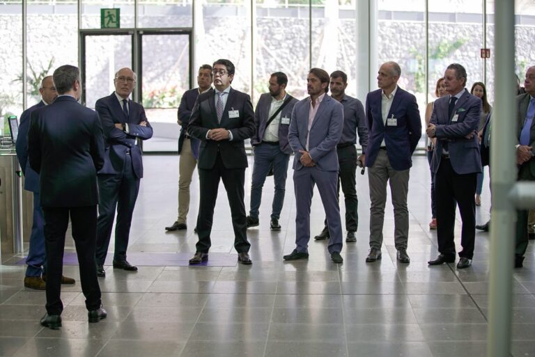 Cabildo y Aena acuerdan nuevos proyectos para el aeropuerto Tenerife Sur