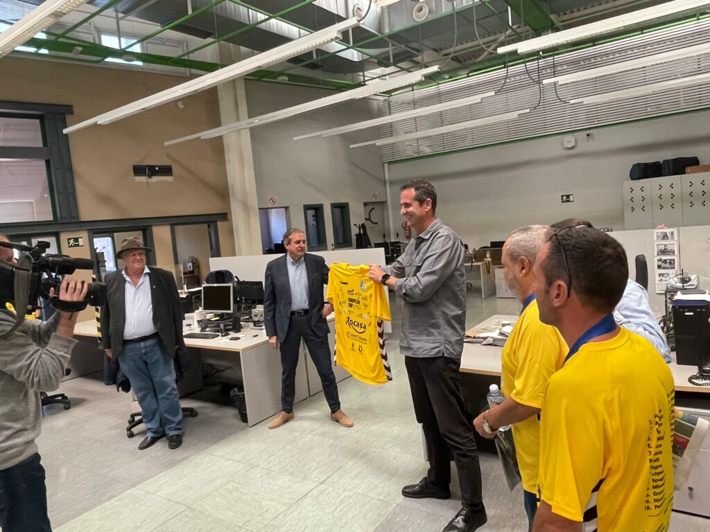 El Rocasa visita RTVC para celebrar la conquista de la EHF European Cup