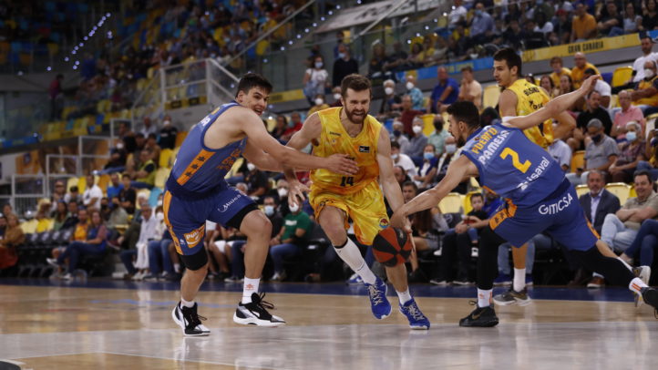 El Gran Canaria recupera la "sensación de grupo" y vuelve a la zona 'play-off'