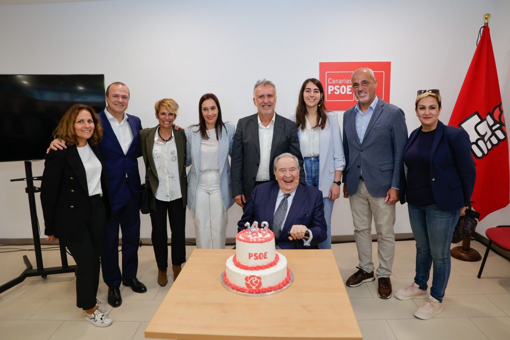La inauguración ha coincidido con el 143 aniversario de la fundación del partido. La nueva sede se encuentra en la Avenida Juan XXIII en la capital grancanaria