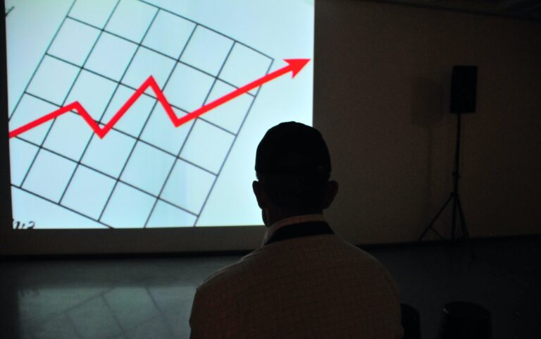 Una nueva técnica que convierte gráficos en sonidos llega a un instituto de Telde