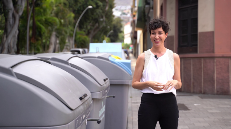 CARLOTA CRUZ IZQUIERDO