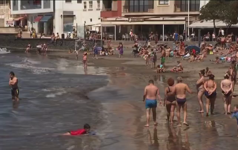 Canarias recupera cifras prepandemia con el turismo local