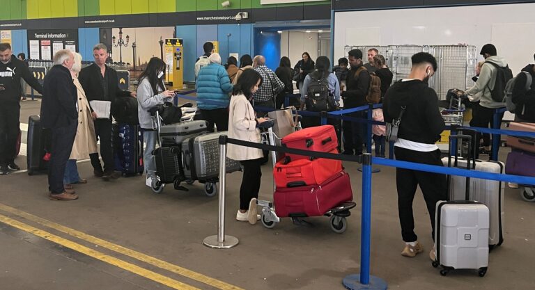 Caos en las aerolíneas británicas tras la cancelación de vuelos
