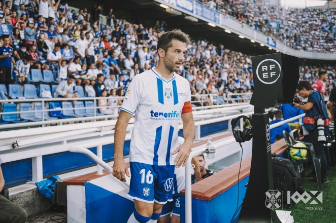 Aitor Sanz renueva con el CD Tenerife hasta 2023