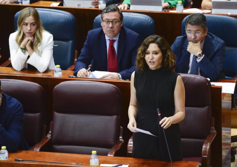 Ayuso pide la dimisión de toda la izquierda tras el archivo del caso de las mascarillas