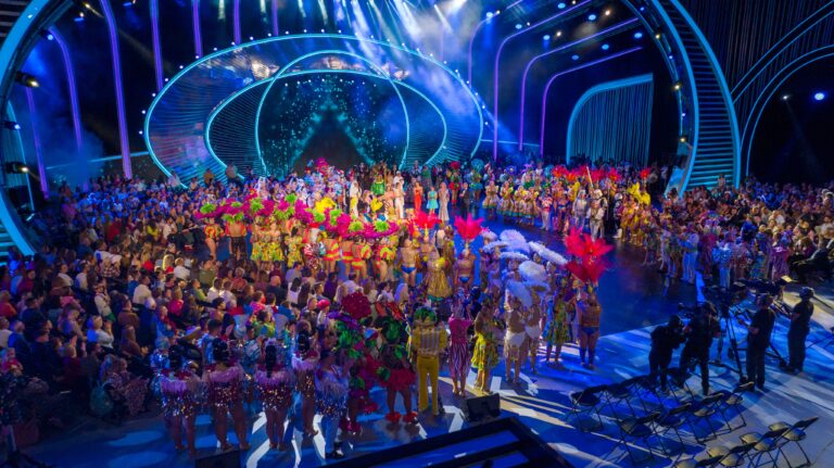 Una Gala de Elección de la Reina al ritmo de Chanel