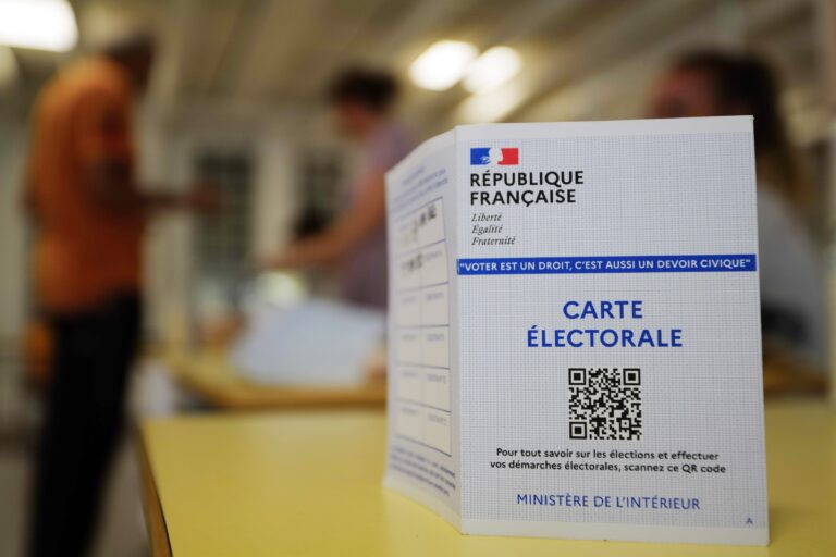 La coalición de Macron se queda lejos de la mayoría absoluta en Francia