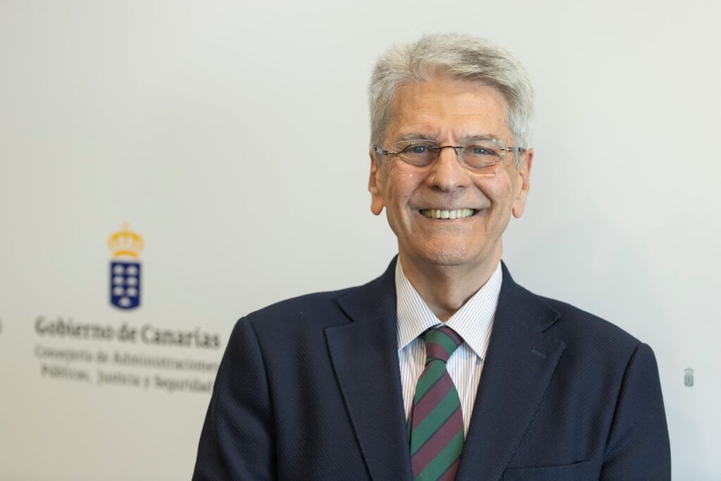 El Gobierno de Canarias informa a los ayuntamientos de la distribución de los 291,89 millones del FCFM de 2022.Julio Pérez representará a Canarias en la reunión interministerial preparatoria del Grupo de Trabajo con Marruecos sobre los espacios marinos