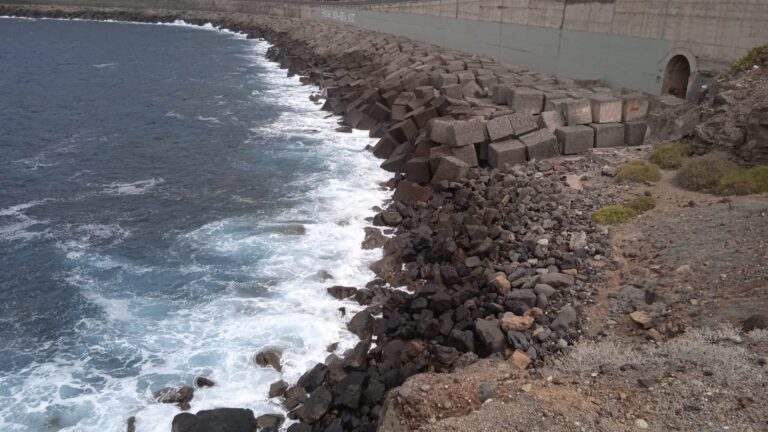 Encuentran el cuerpo del joven arrastrado por el mar en El Rincón