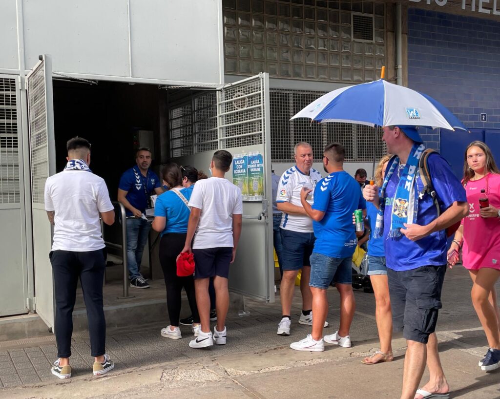 Gente entrando Heliodoro