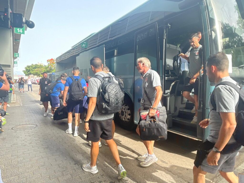 Llegada Girona FC al Heliodoro