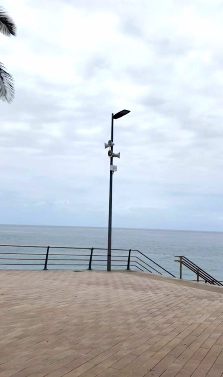 Instalan megafonía en Puerto Naos y La Bombilla para avisar de la presencia de gases tóxicos