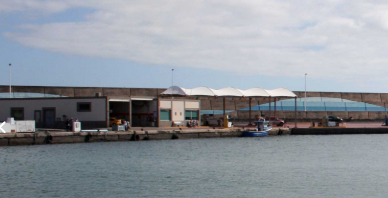 Rescatan a dos hombres a la deriva a 4 kilómetros de Fuerteventura