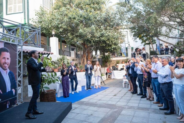 El candidato de CC a la Alcaldía de Telde , Héctor Suárez, ha presentado su hoja de ruta