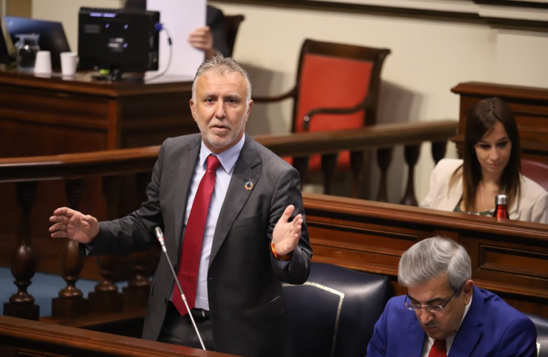 Torres dice que el turismo «va bien» pero «hay que ser previsores»