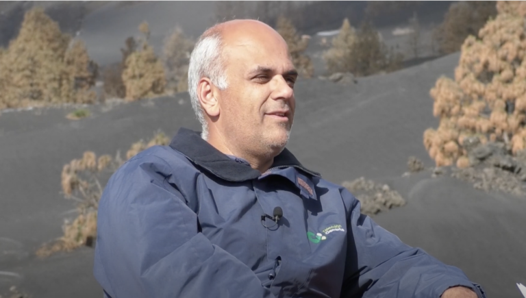 ‘El mundo que viene’ repasa la labor informativa de RTVC en el volcán palmero