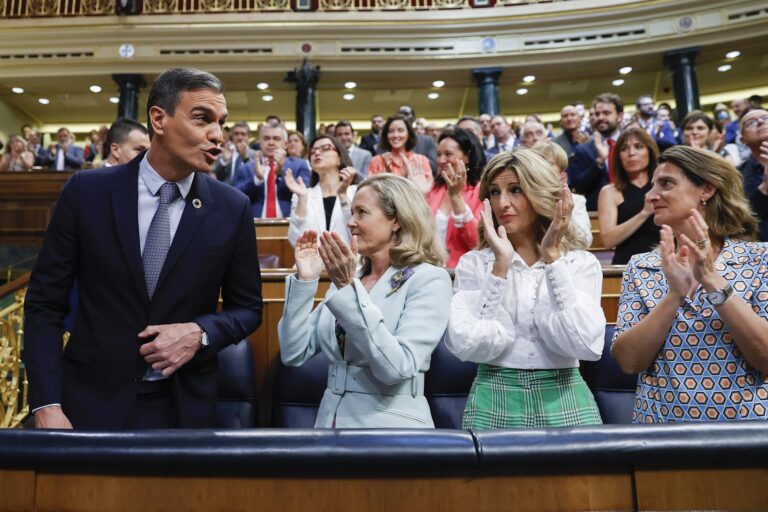 Sánchez reivindica las conquistas sociales de la izquierda en su último turno de palabra