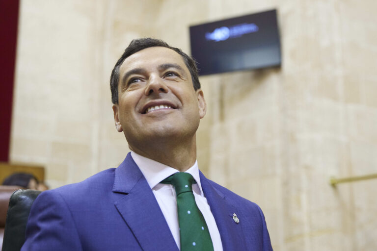 Juanma Moreno pide a los socialistas que apoyen la investidura de Feijóo “por principios”